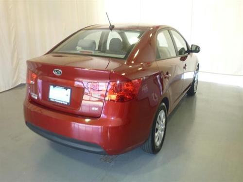 Kia Forte 2010 photo 2