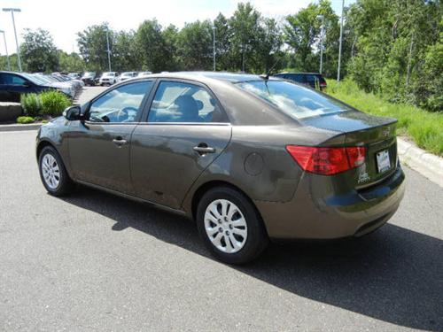 Kia Forte 2010 photo 2