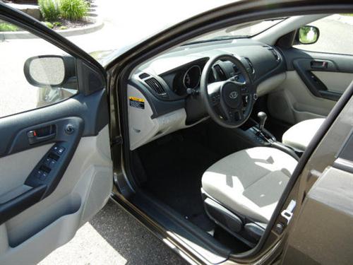 Kia Forte 2010 photo 4