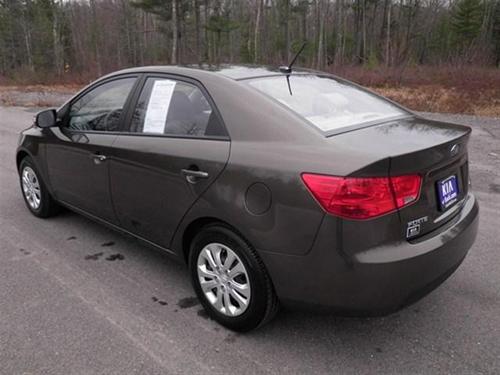 Kia Forte 2010 photo 2