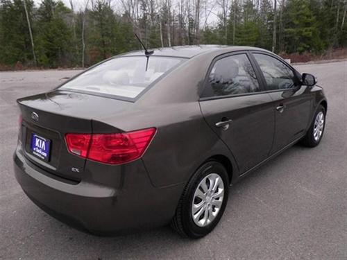 Kia Forte 2010 photo 3