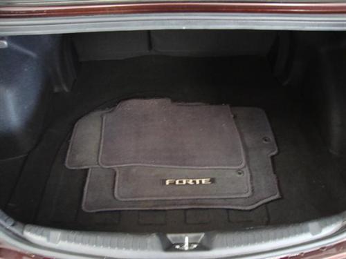 Kia Forte 2010 photo 1
