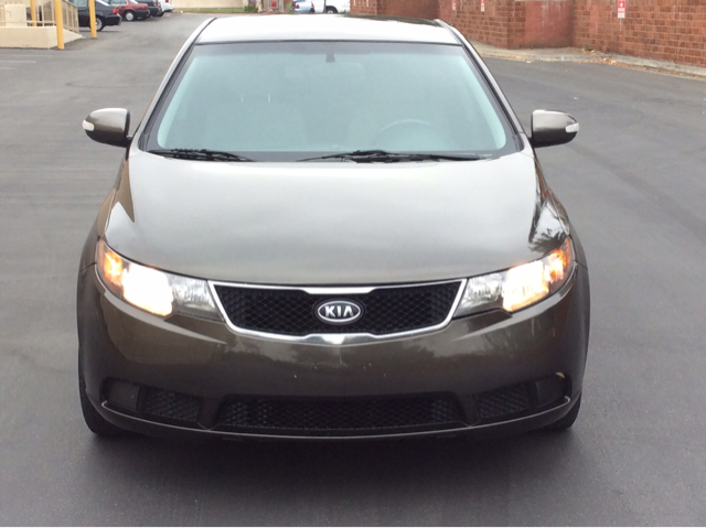Kia Forte Super CAB 5.4L V8 Sedan