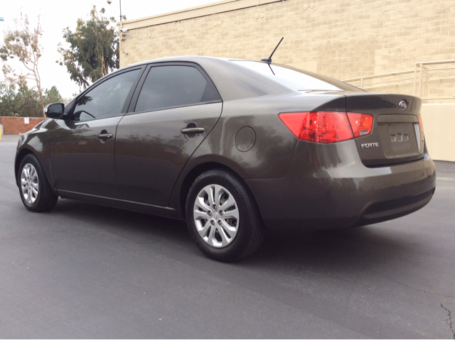 Kia Forte 2010 photo 1