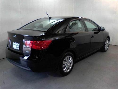 Kia Forte 2010 photo 1