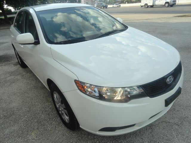 Kia Forte 2010 photo 3