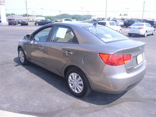 Kia Forte 2010 photo 3