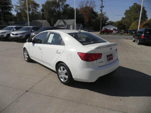 Kia Forte 2010 photo 2