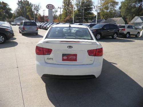 Kia Forte 2010 photo 3