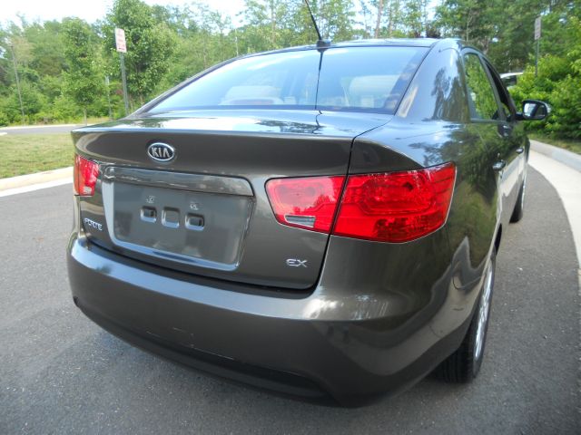 Kia Forte 2010 photo 3