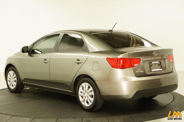 Kia Forte 2010 photo 1