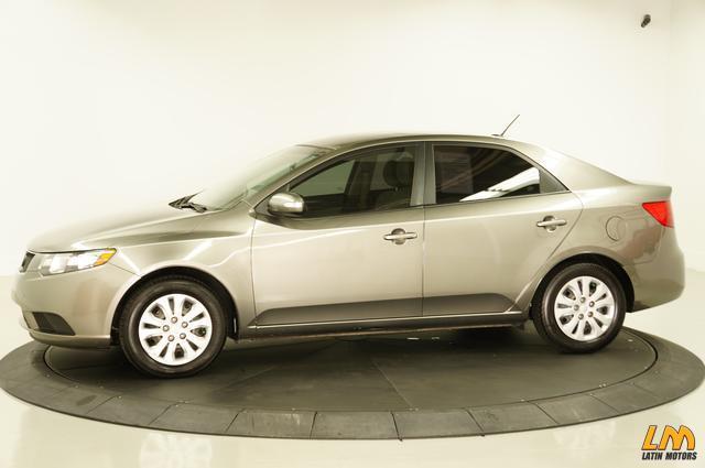 Kia Forte 2010 photo 2