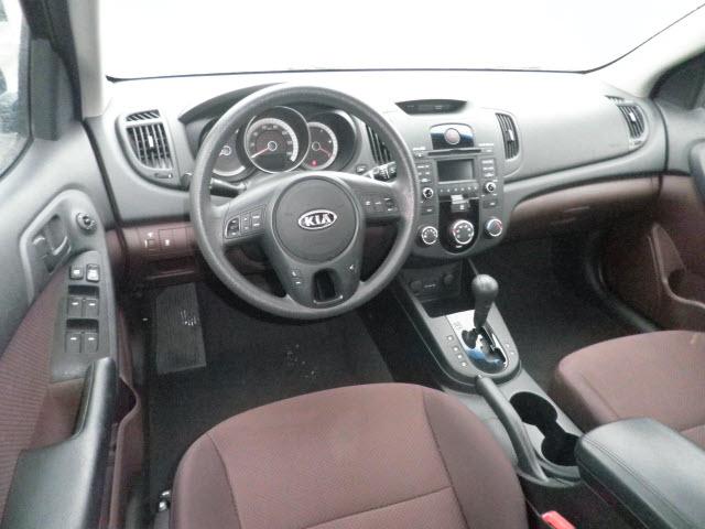Kia Forte 2010 photo 4