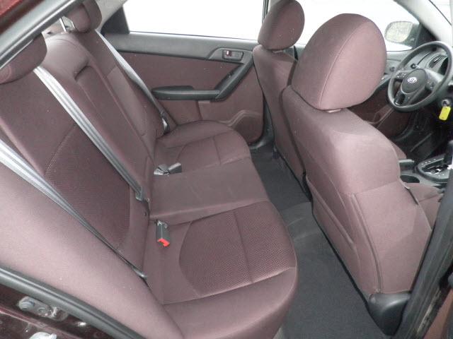 Kia Forte 2010 photo 5