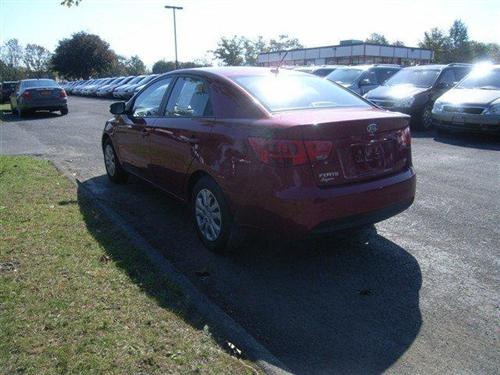 Kia Forte 2010 photo 2