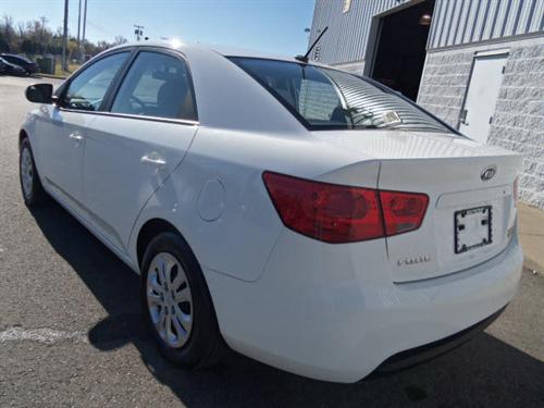 Kia Forte 2010 photo 2