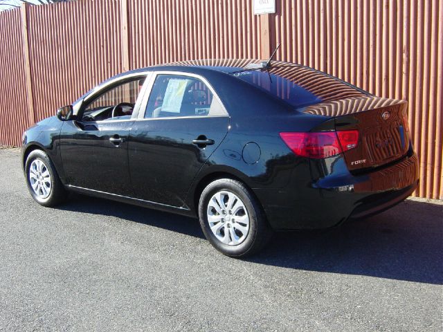 Kia Forte 2010 photo 3