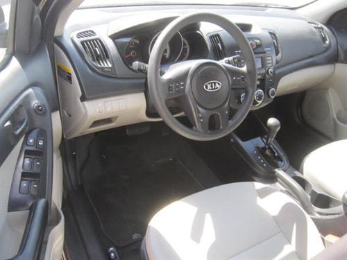 Kia Forte 2010 photo 4