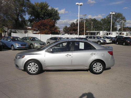 Kia Forte 2010 photo 1