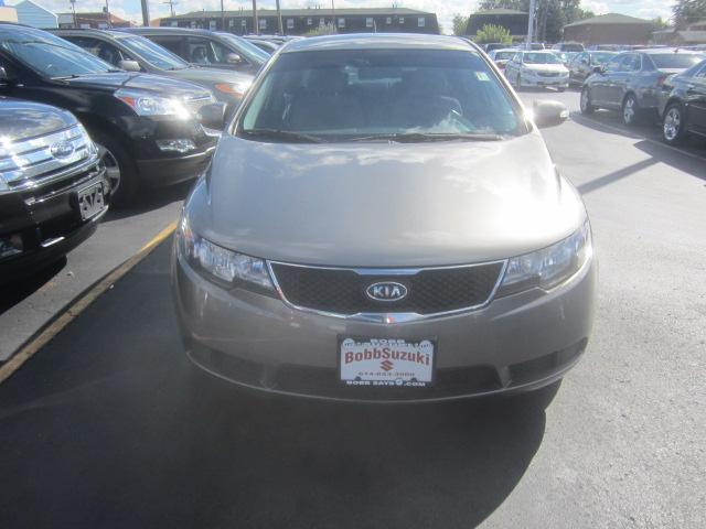 Kia Forte 2010 photo 2