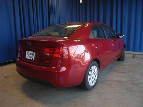 Kia Forte 2010 photo 4