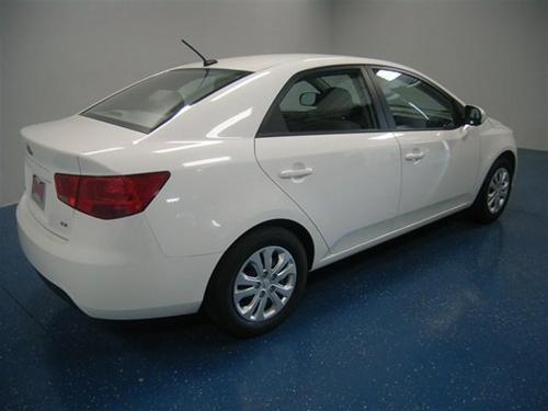 Kia Forte 2010 photo 2