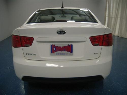 Kia Forte 2010 photo 3