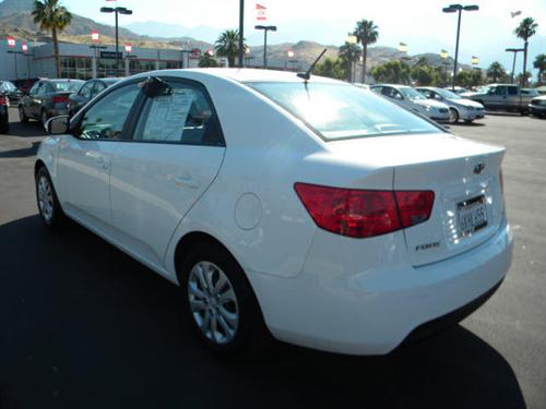 Kia Forte 2010 photo 2