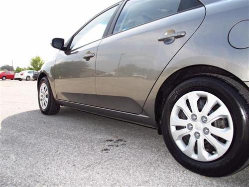 Kia Forte 2010 photo 2