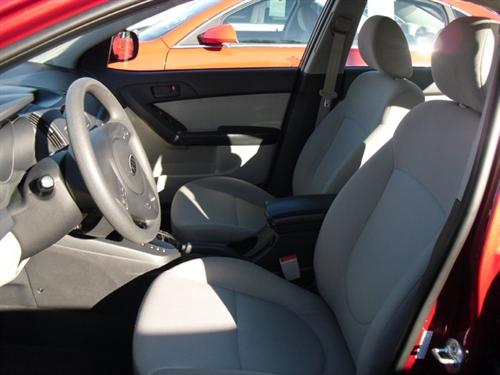 Kia Forte 2010 photo 3