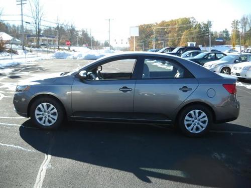 Kia Forte 2010 photo 3