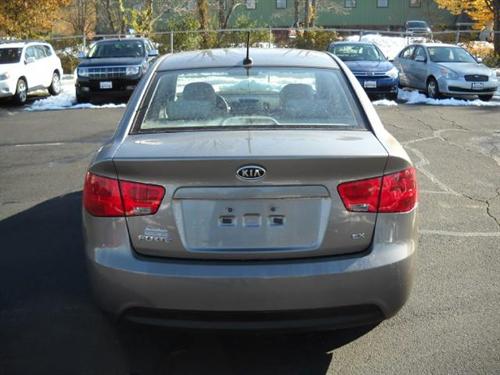 Kia Forte 2010 photo 5