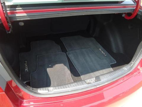 Kia Forte 2010 photo 2