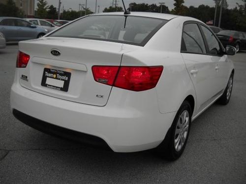 Kia Forte 2010 photo 1