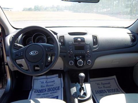Kia Forte 2010 photo 3