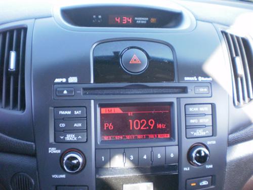 Kia Forte 2010 photo 2