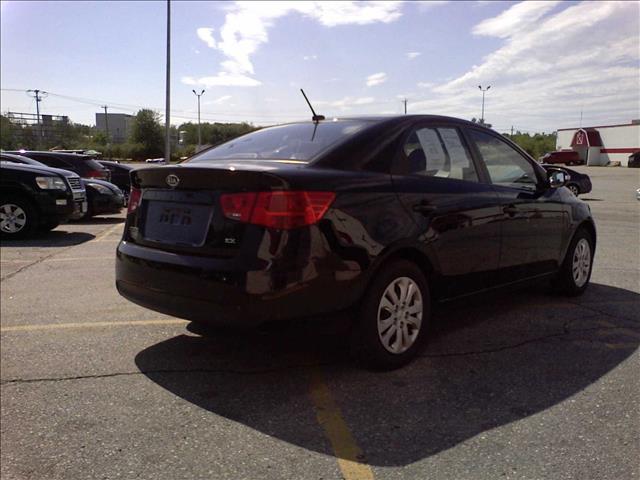 Kia Forte 2010 photo 2