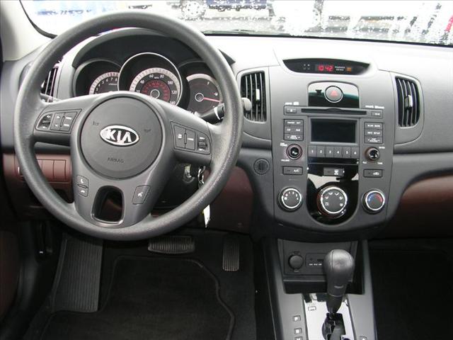 Kia Forte 2010 photo 3