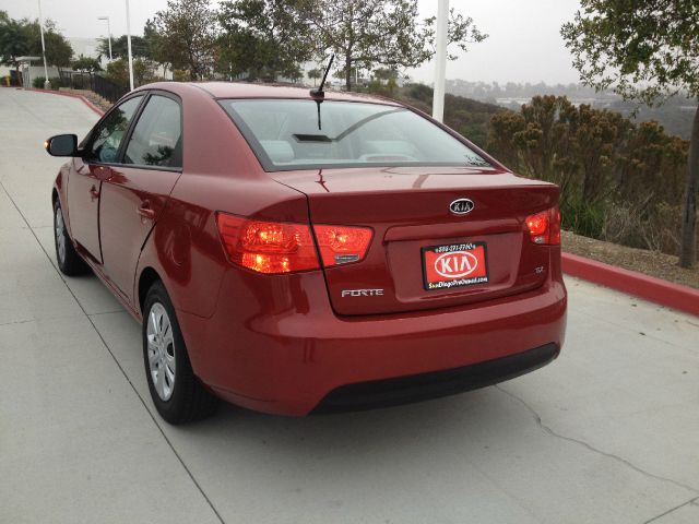 Kia Forte 2010 photo 1
