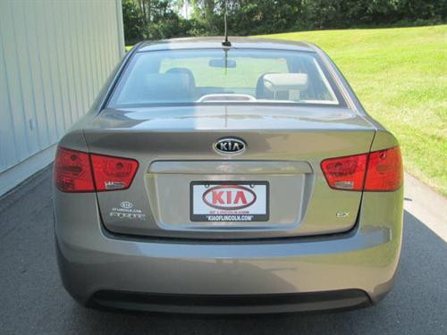 Kia Forte 2010 photo 2