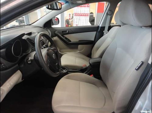Kia Forte 2010 photo 1