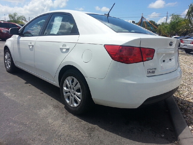 Kia Forte 2010 photo 1