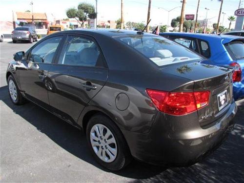 Kia Forte 2010 photo 1
