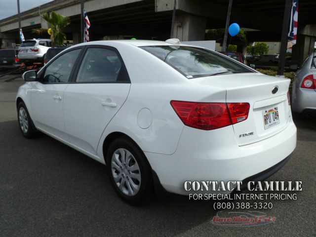 Kia Forte 2010 photo 2