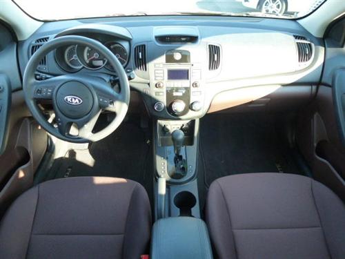 Kia Forte 2010 photo 4