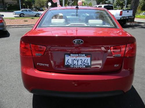 Kia Forte 2010 photo 4