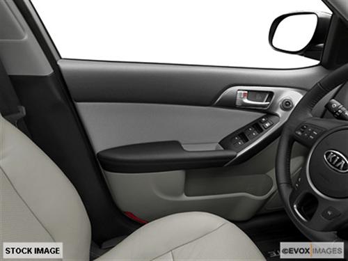 Kia Forte 2010 photo 2