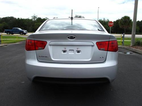 Kia Forte 2010 photo 5