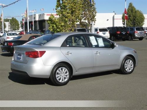 Kia Forte 2010 photo 4