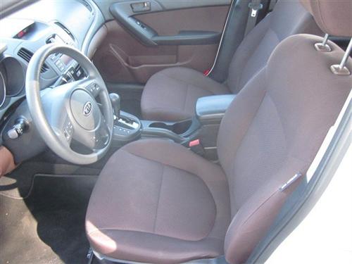 Kia Forte 2010 photo 2